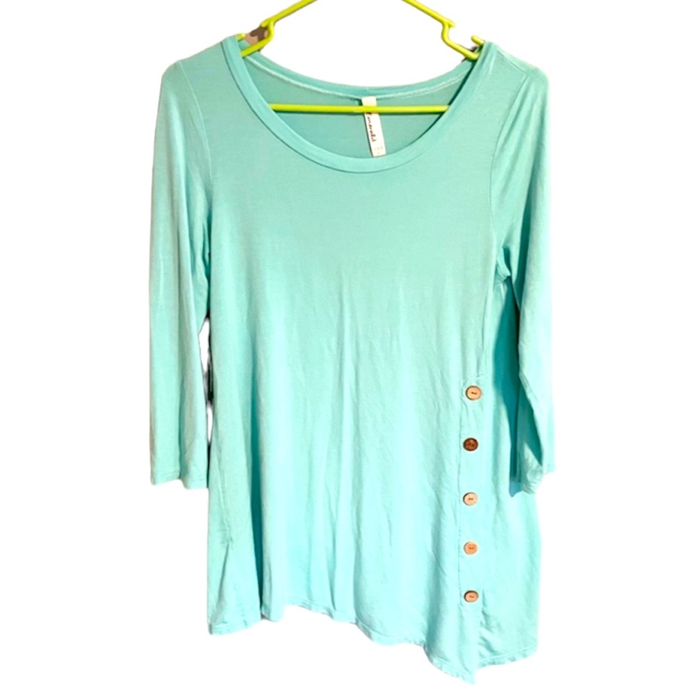 ⭐4 for $10 ⭐ Mint Asymmetrical Tunic.  Women’s Large Blue / Green Flowy Shirt.